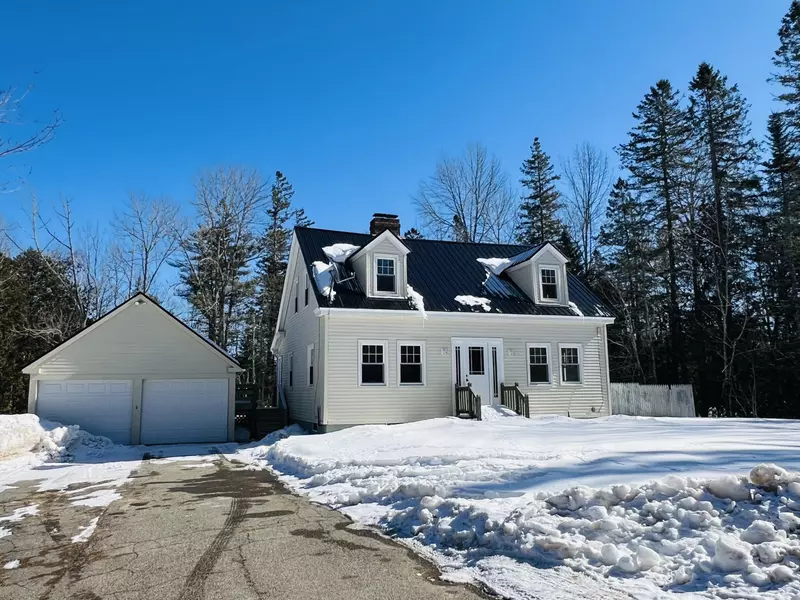 807 Silver Lake RD, Bucksport, ME 04416