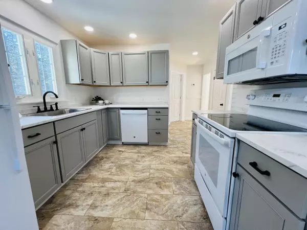 Bucksport, ME 04416,807 Silver Lake RD