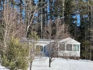 171 Gardiner RD, Wiscasset, ME 04578