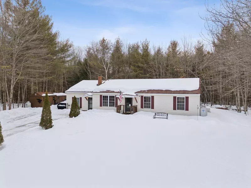 7 Heritage DR, Standish, ME 04084