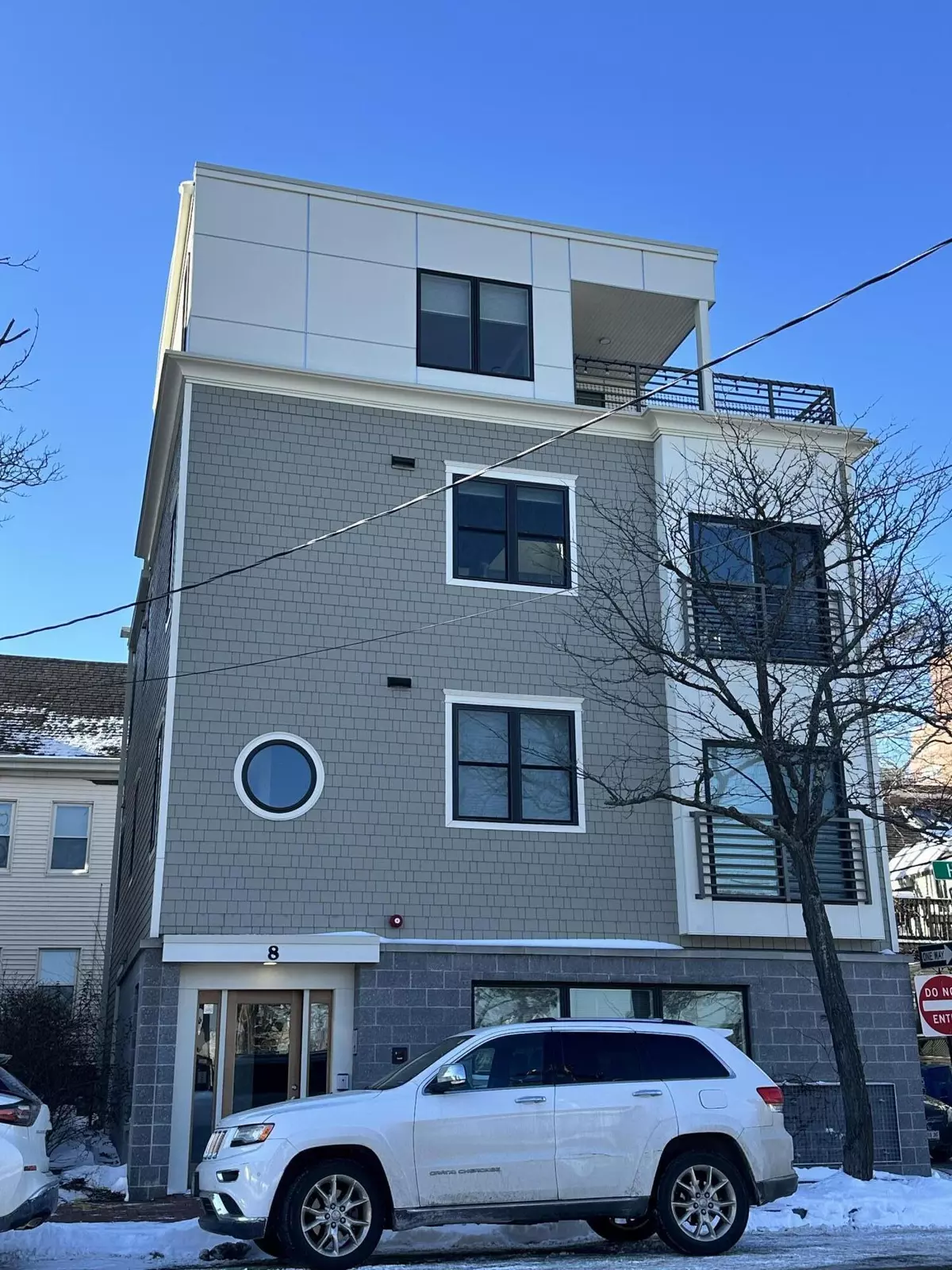 Portland, ME 04102,8 Hill ST #2