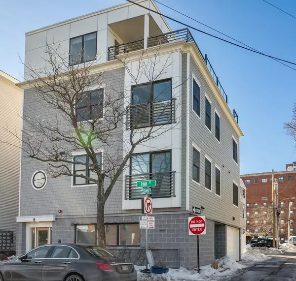 Portland, ME 04102,8 Hill ST #2