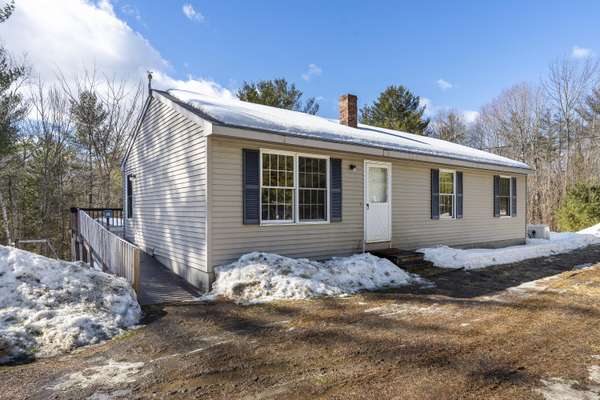 1992 North RD, Mount Vernon, ME 04352