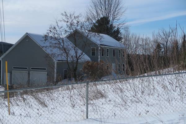 8 Railroad LN, Holden, ME 04429