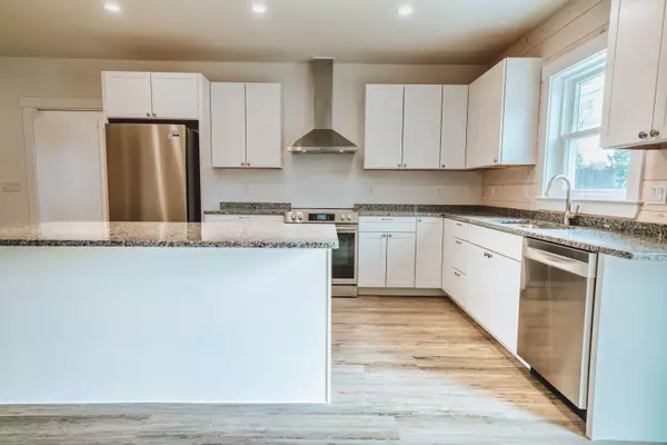 Belfast, ME 04915,7 Whitetail ST