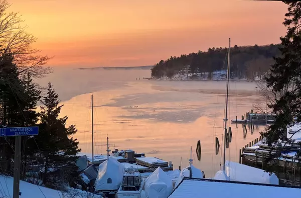 Rockport, ME 04856,21 Main ST