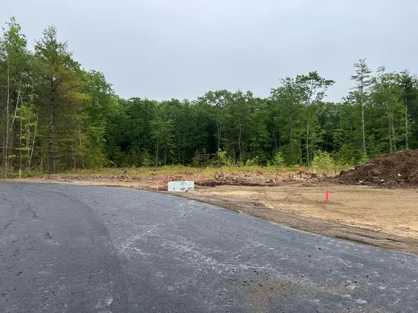 Saco, ME 04072,lot 7 June DR