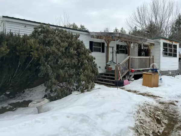 25 Lilac LN, Richmond, ME 04357