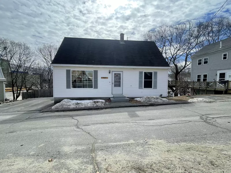 18 Russell ST, Bath, ME 04530