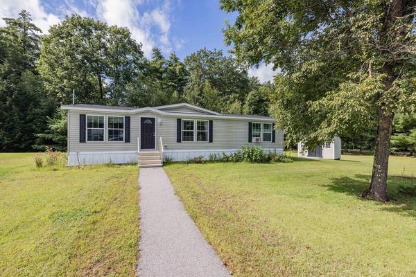 5 Commodore DR, Sanford, ME 04073