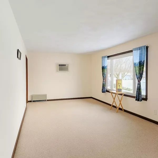 Madison, ME 04950,11 John ST