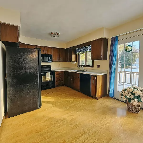 Madison, ME 04950,11 John ST