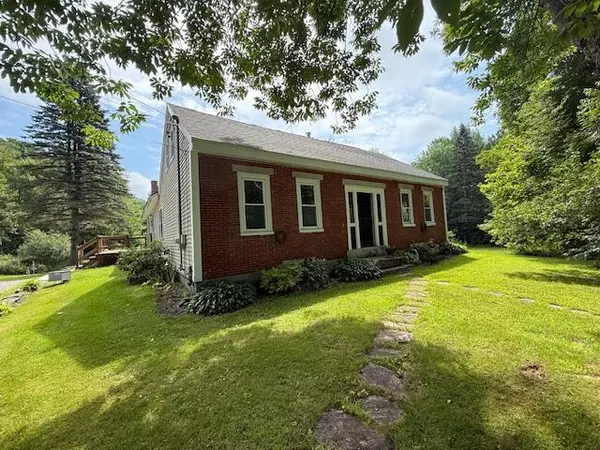 170 Hathaway RD,  Winthrop,  ME 04364