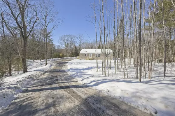 320 Old Augusta RD, Waldoboro, ME 04572