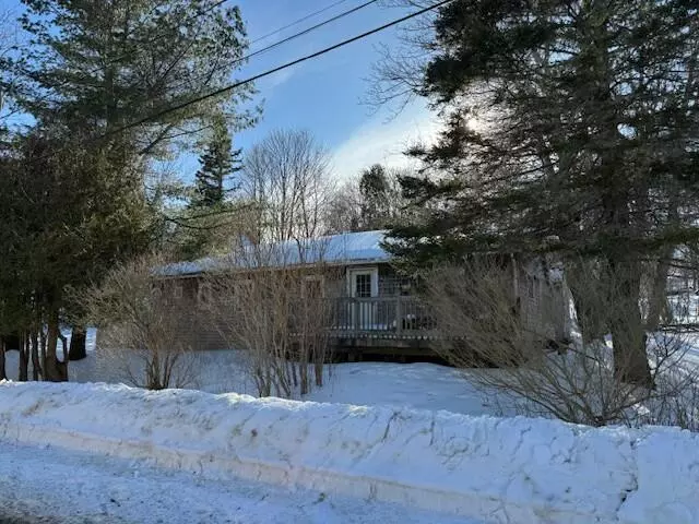 14 Mitchell ST, Eastport, ME 04631