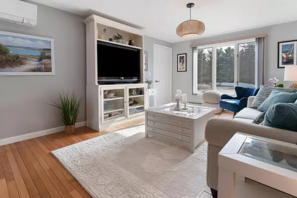 Wells, ME 04090,1372 Post RD #1A