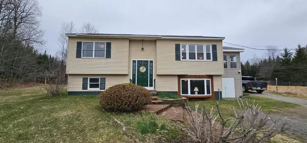 Cornville, ME 04976,132 Huff RD