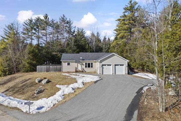 13 Redwood LN, Sanford, ME 04073