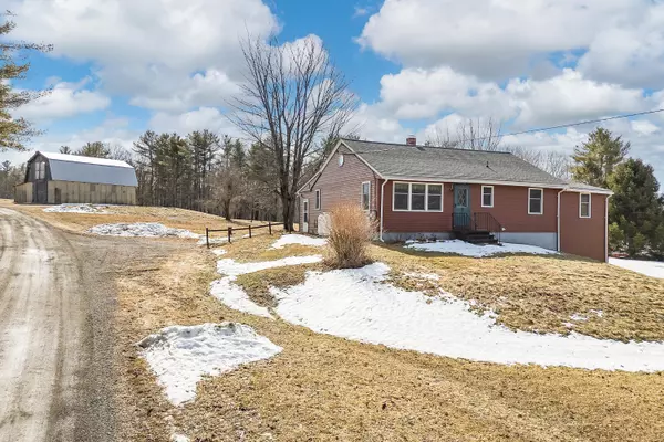 West Gardiner, ME 04345,7 Echo LN