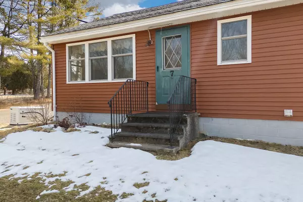 West Gardiner, ME 04345,7 Echo LN