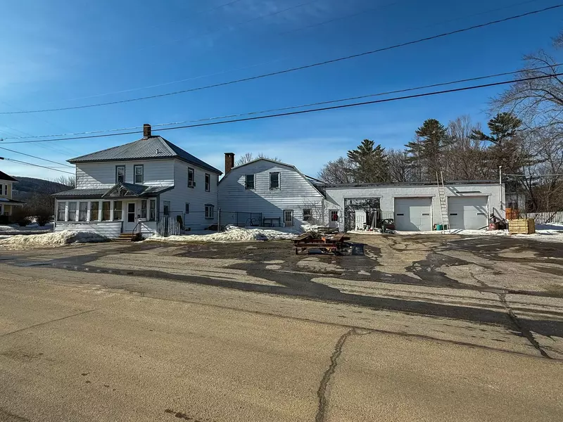 24 Porter Bridge RD, Mexico, ME 04257