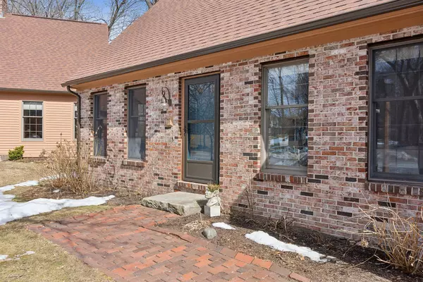 Portland, ME 04102,18 Coachlight LN #18