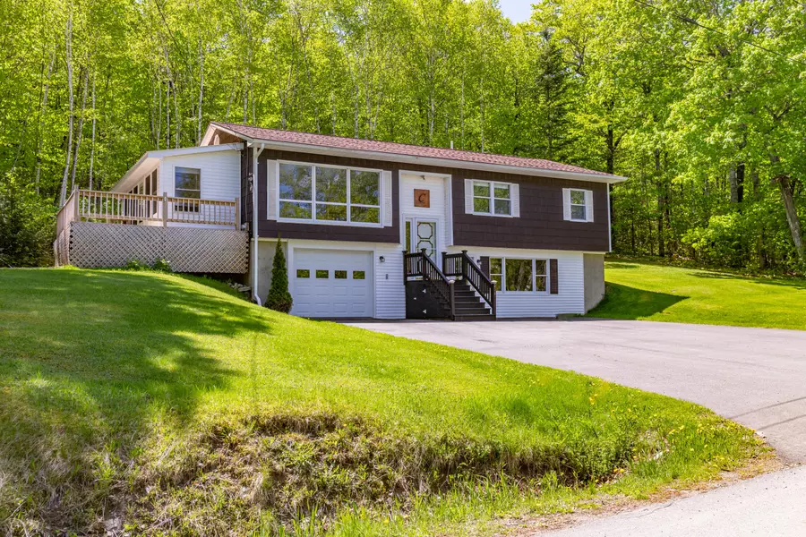 201 Walker Settlement RD, Island Falls, ME 04747