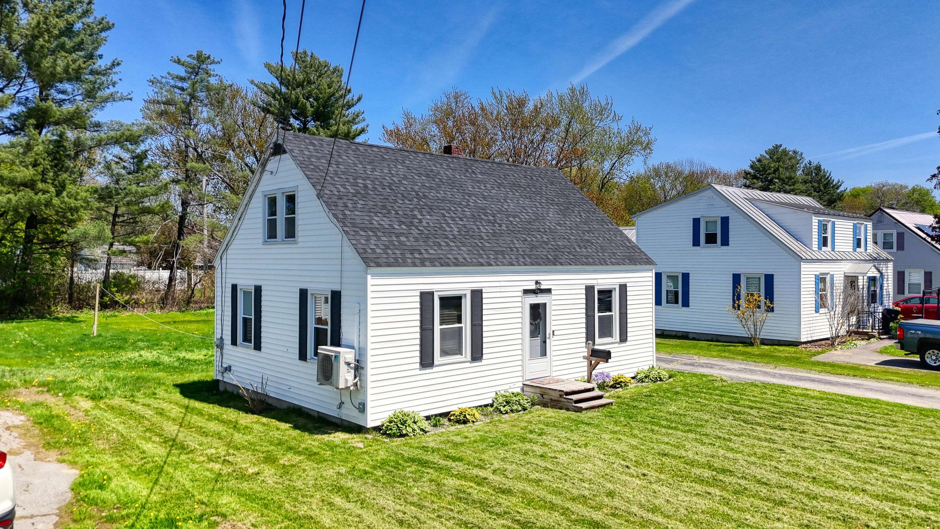 18 Military AVE, Fairfield, ME 04937