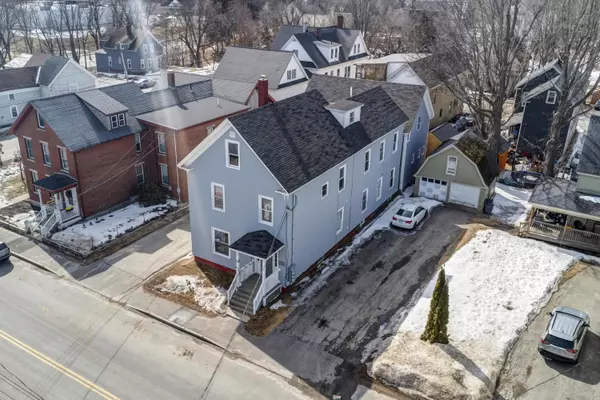 52 Summer ST, Auburn, ME 04210