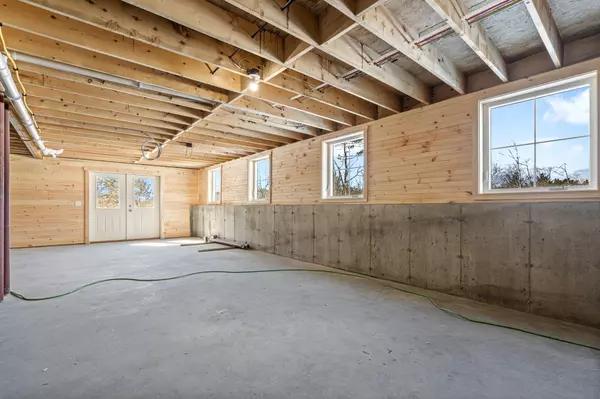 Casco, ME 04015,64 Graffam RD