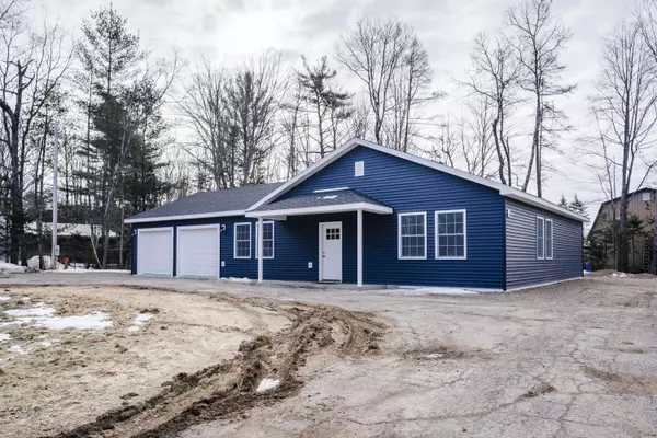 Milford, ME 04461,53 Henderson LN