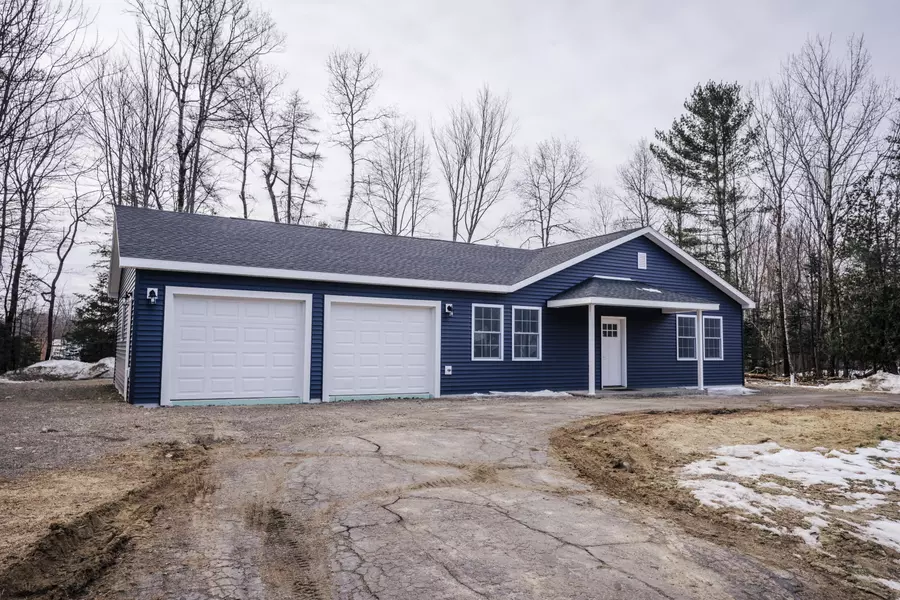 53 Henderson LN, Milford, ME 04461