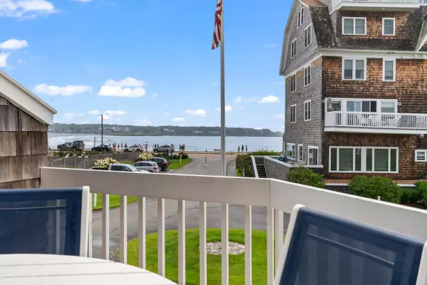 Kennebunk, ME 04043,143 Beach AVE #202