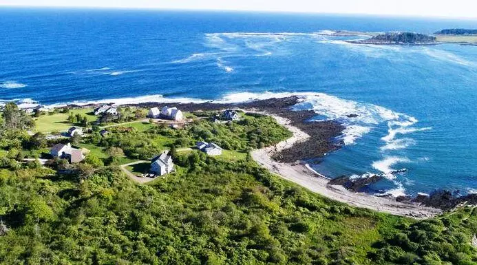 24 Mckenney Point RD, Cape Elizabeth, ME 04107