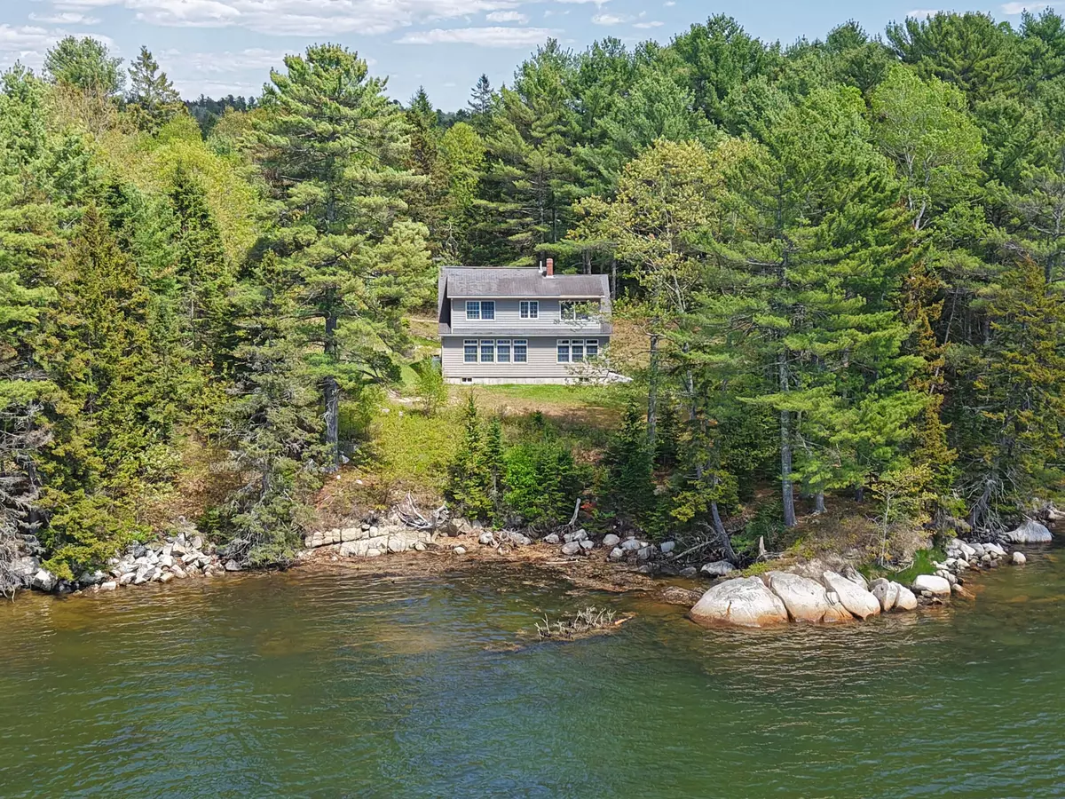 Sullivan, ME 04664,330 Taunton DR