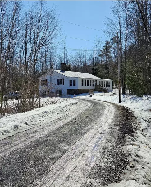 30 Beatrice LN, Madison, ME 04950