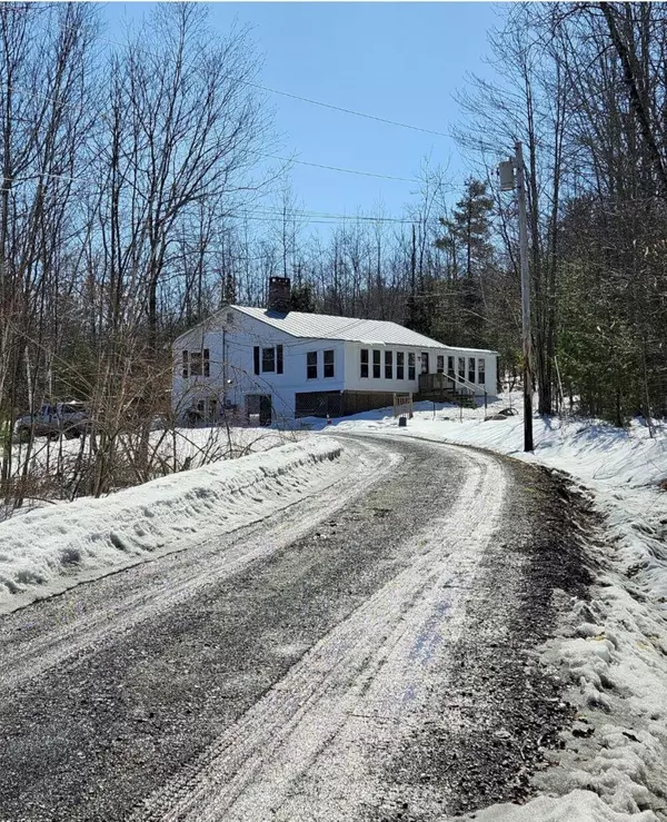 30 Beatrice LN, Madison, ME 04950