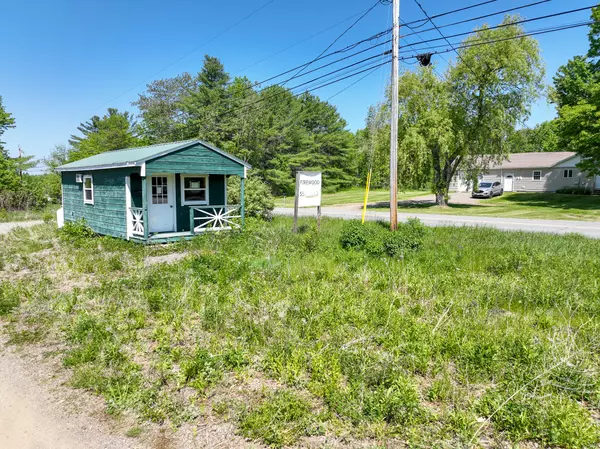 Newport, ME 04953,959 Elm ST