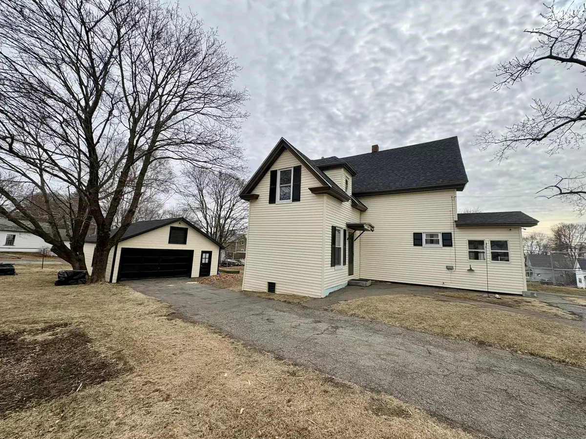 East Millinocket, ME 04430,61 Park ST