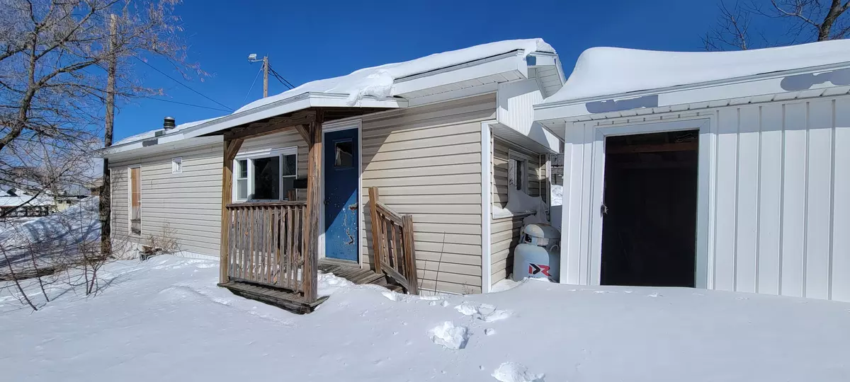 Madawaska, ME 04756,399 Main ST