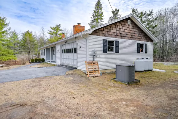 West Gardiner, ME 04345,47 Maloy AVE