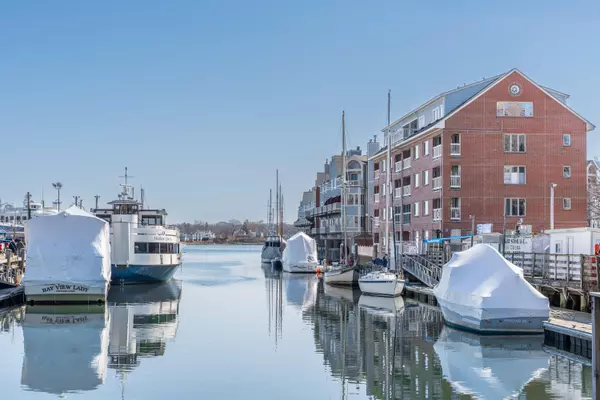 703 Chandlers Wharf #703, Portland, ME 04101