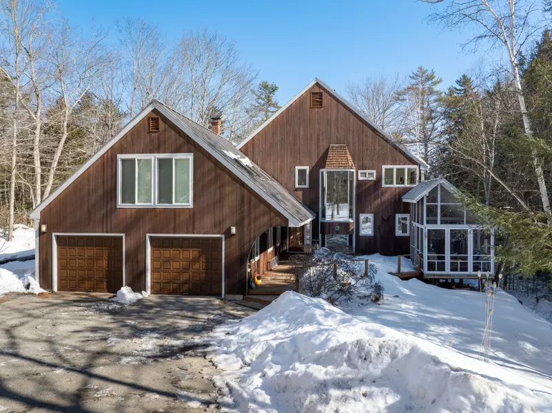 65 Seabury LN, Yarmouth, ME 04096