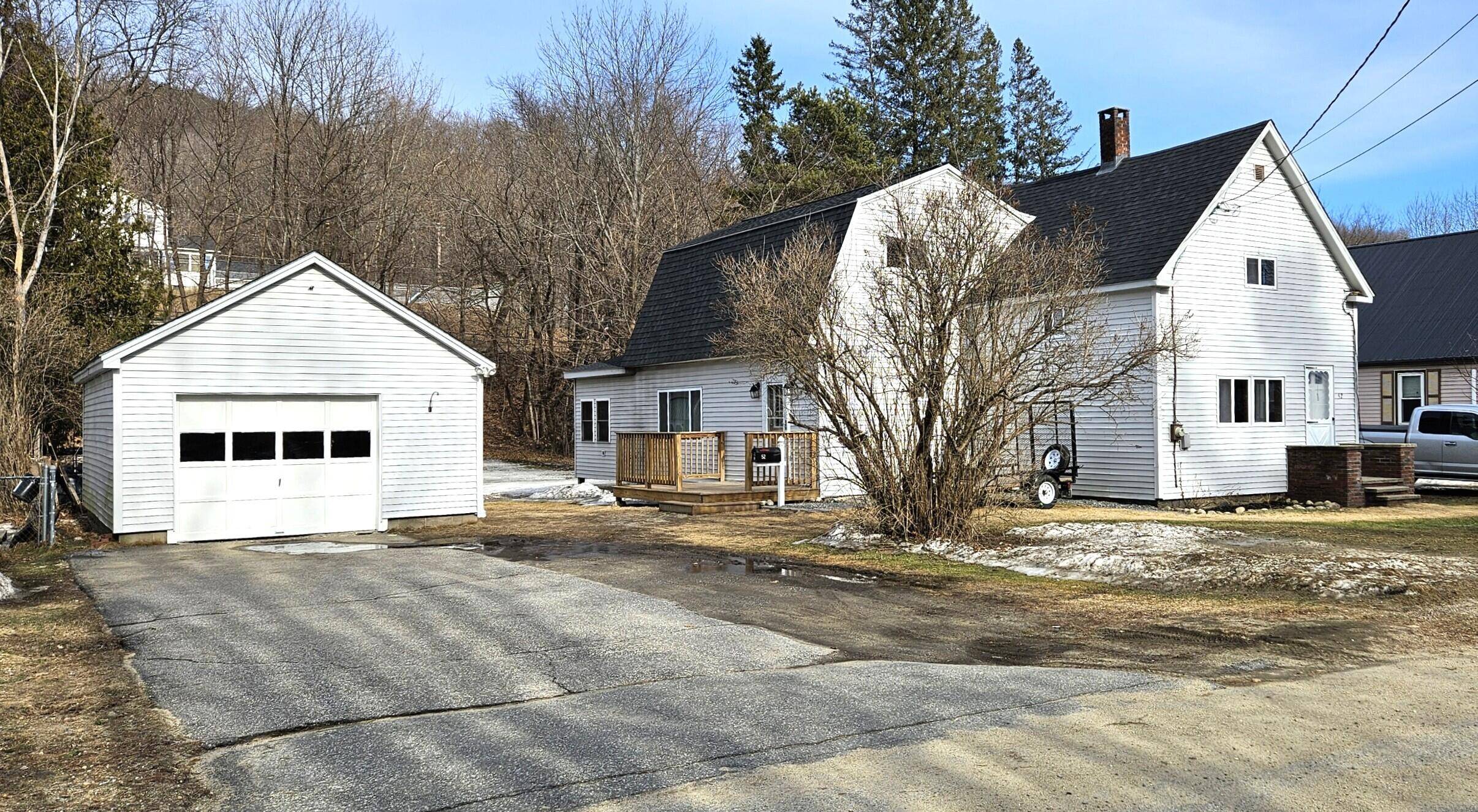 52 Kimball AVE, Mexico, ME 04257