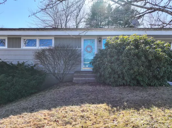 Lewiston, ME 04240,3 Heathwood LN