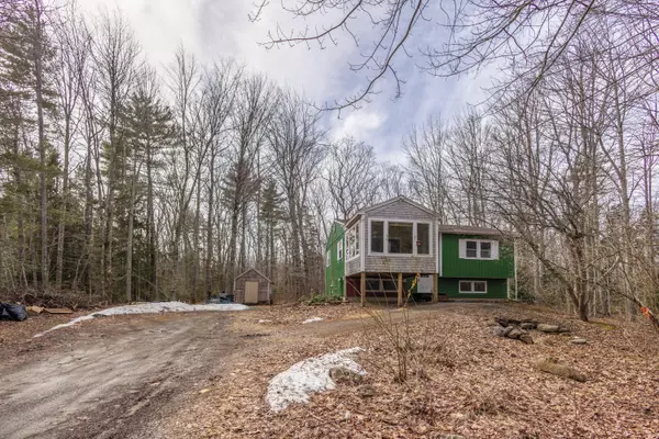 27 Forest ST W, Rockport, ME 04856