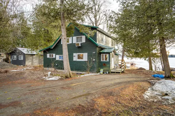 126 Smith RD, Hudson, ME 04449