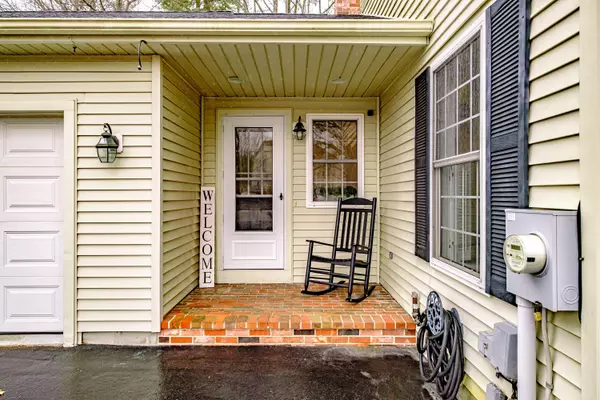 South Portland, ME 04106,78 Snowberry DR