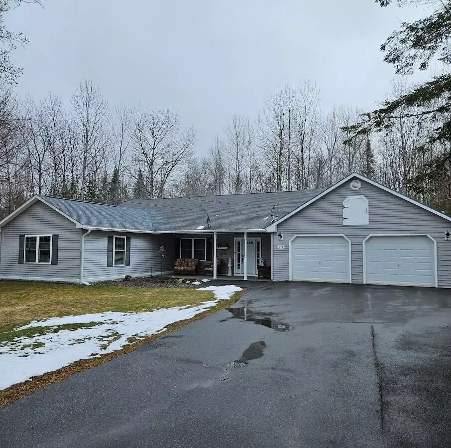 Saint Albans, ME 04971,277 Grant RD