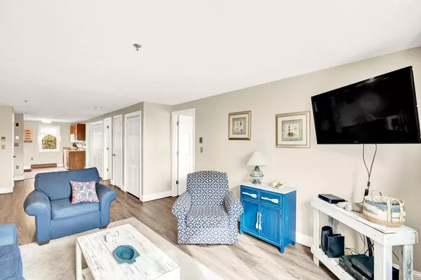 Wells, ME 04090,1373 Post RD #3C